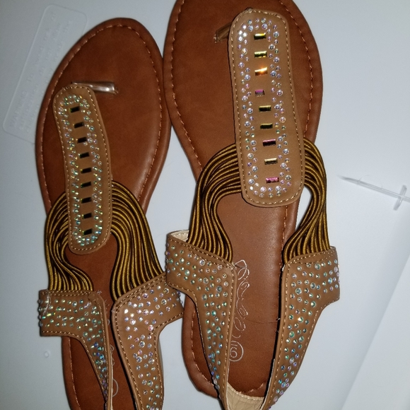 Sandals - Picture 2 of 3